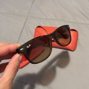 Ray-Ban Coral Sunglasses with case